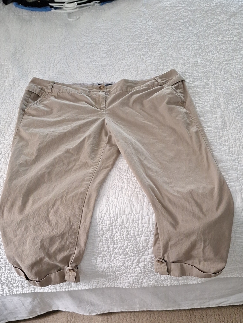Lands End 18 Tan Khaki Capri Pants